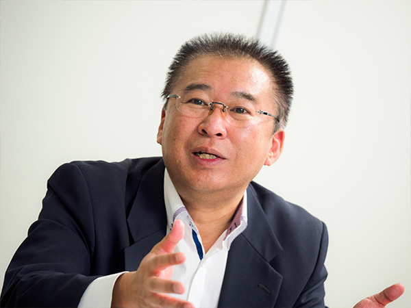 製品・マーケティング統括本部 品質プロダクト本部 品質管理部 部長の片野 勇次氏