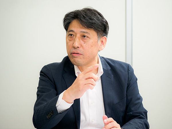 生産物流統括本部 製造技術部 部長の堀内 純氏