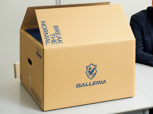 開けたときにワクワクするようなデザインと、クッション性の高さを両立した梱包材